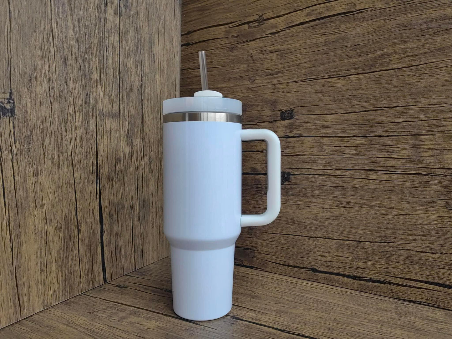 Badass bitch energy, lips & skull hand! 40oz Tumbler