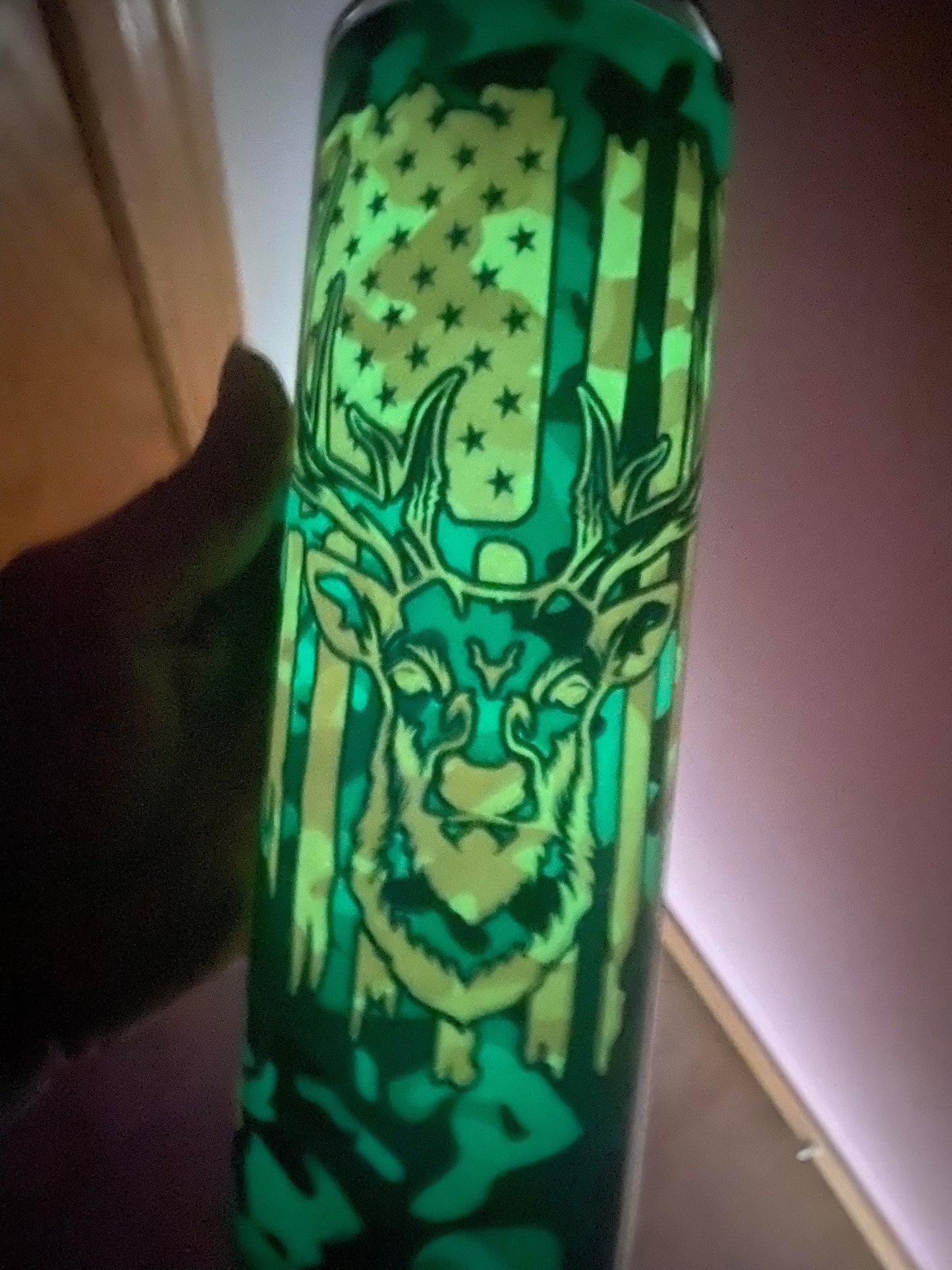 Orange buck with rifles and flag - Skinny Tumbler