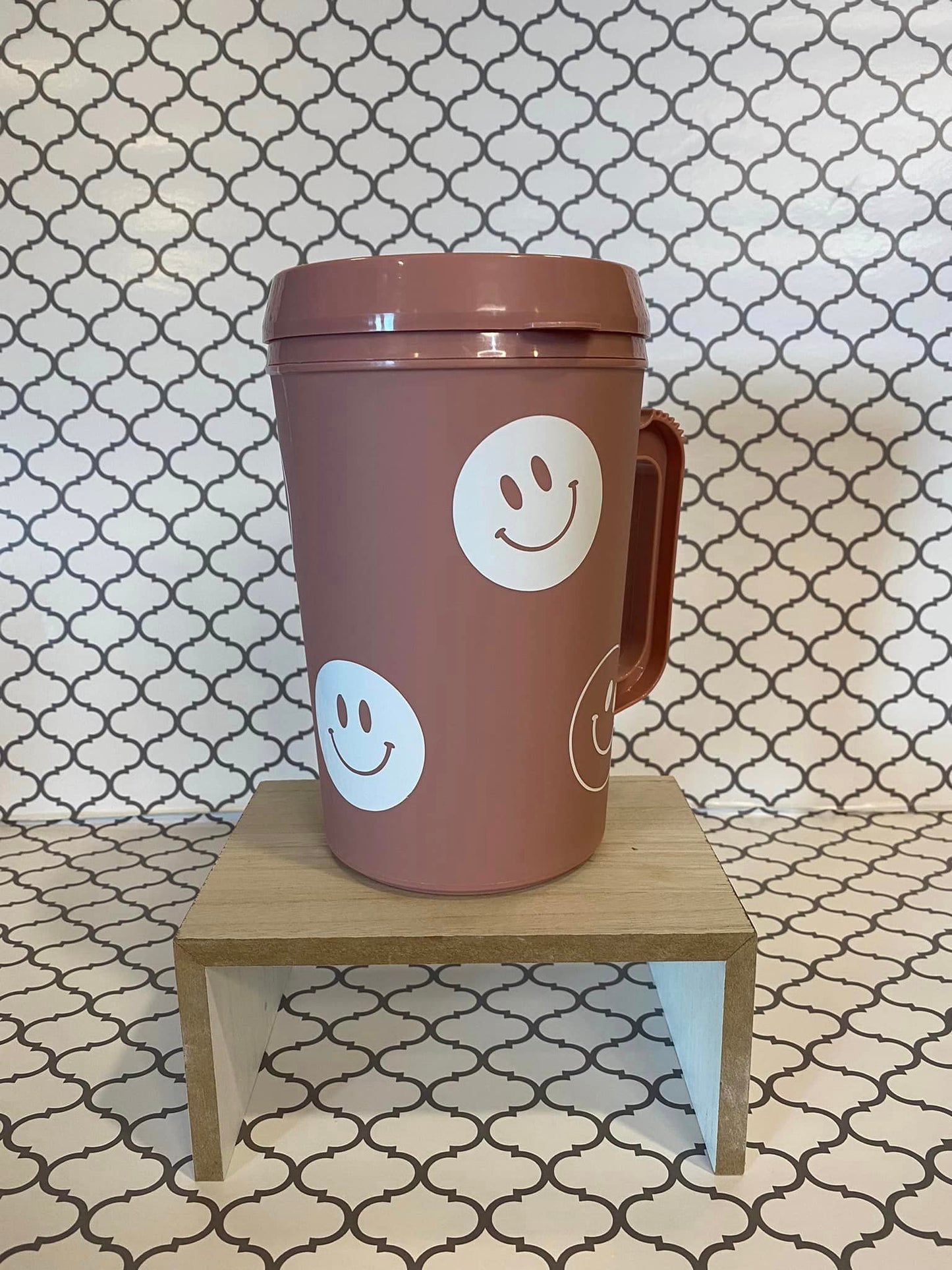 Pink mug with white smiley faces - Mega Mug 34 oz